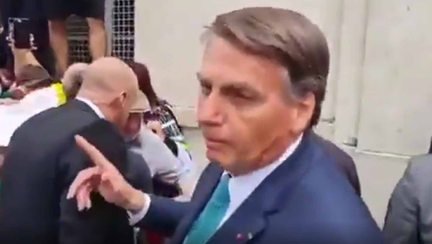 Bolsonaro ofende presidente do TSE