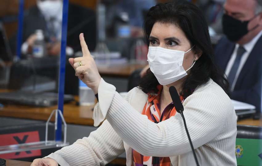 Ministro de Bolsonaro ataca senadora na CPI