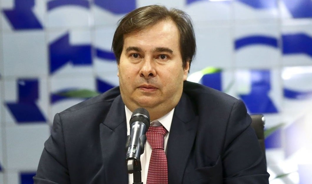 Rodrigo Maia acusa Guedes de operar mercado