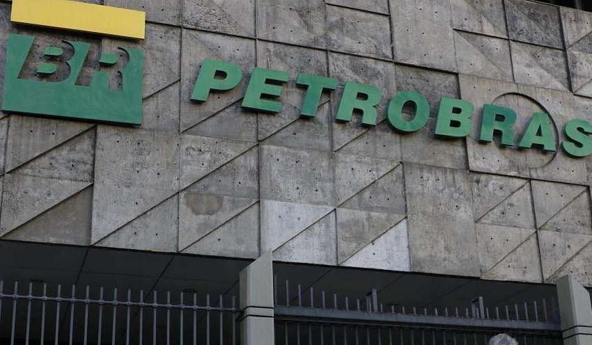 Petrobras dobra dividendos a acionistas