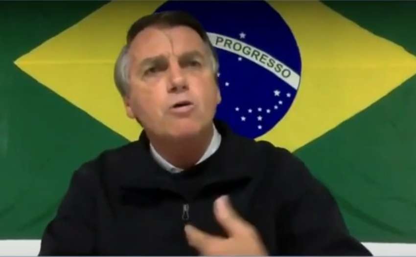 Bolsonaro é enquadrado na TV Jovem Pan